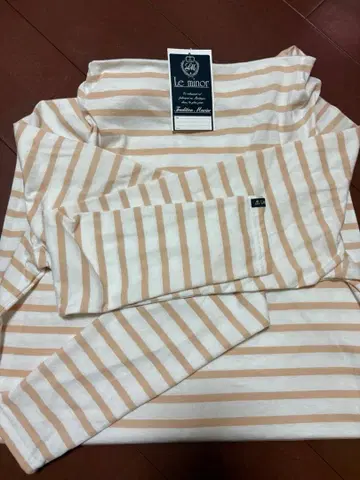 택 포함 새상품 루미노아 보더 티셔츠