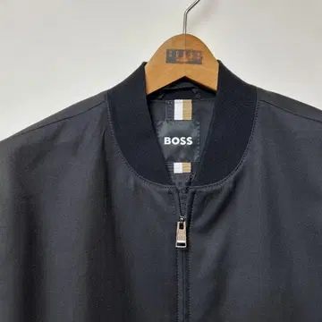 [ 새상품급 ] Hugo Boss 울 블루종 블랙 S