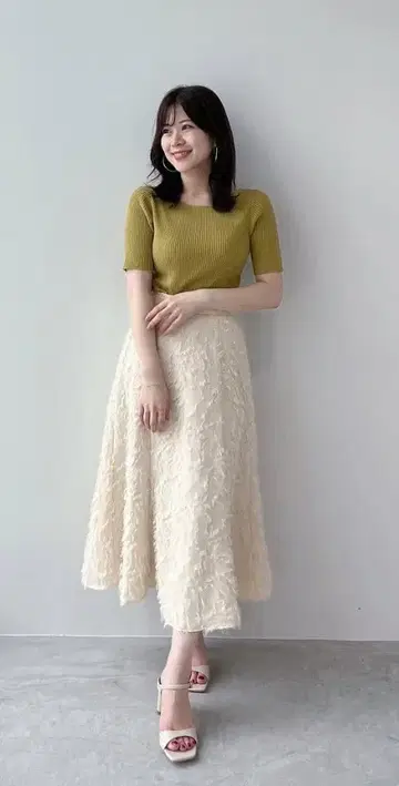 Stola. 자카드 스커트