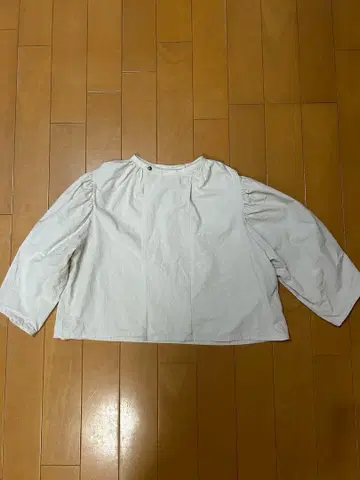 ROBE de PEAU 화이트 긴팔 블라우스