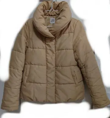 베이지 다운 자켓 스탠드 카라