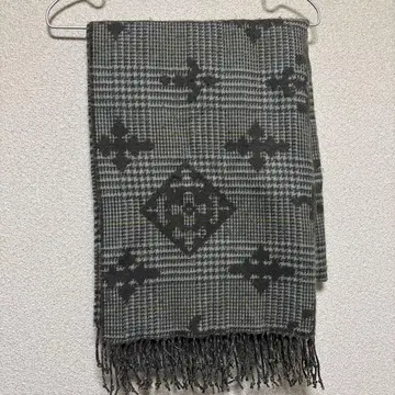 데일리 러셋 모노그램 체크 스톨 그레이