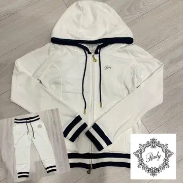 Rady 화이트 후드 부착 셋업