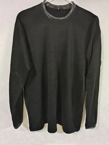 블랙 긴팔 상의 플리스 옷깃