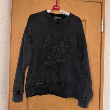 2024년 최초 한정색! 헤비 웨이트 자수 디자인 맨투맨