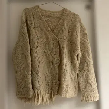 베이지 케이블 니트 가디건