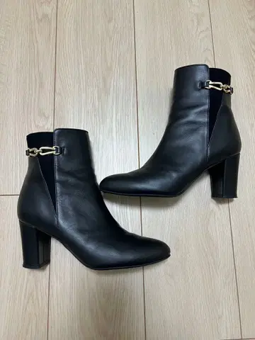 다이애나 DIANA 가죽 숏부츠 블랙