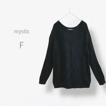 [ mystic ] V넥 케이블 니트 노옴코어 스웨터 워셔블 블랙