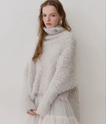 라벨에튀드 MIX 페더얀 볼륨 터틀 니트