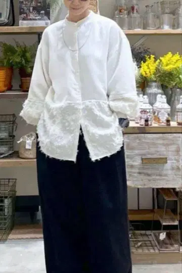 선착순 니코앤드 모드 노움코어 복슬복슬 패치워크 셔츠 아이보리