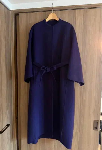 드로어 벨트 달린 롱 코트