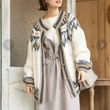 [ Crisp ] 노르딕 볼륨 가디건 아이보리 코위찬 니트