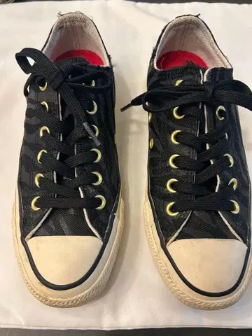 컨버스 블랙 카모 패턴 스니커즈 23.5