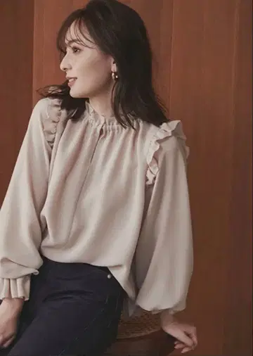 anuans 프릴 디자인 블라우스