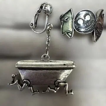 나이트메어 비포 크리스마스 락 쇼크 배럴 귀찌 디즈니