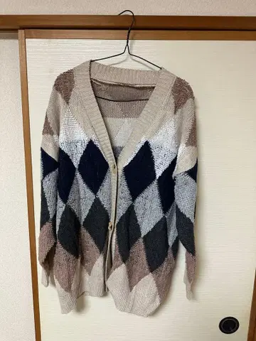 오버 사이즈 다이아몬드 패턴 가디건