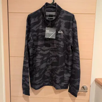 Quiksilver 풀 집업 자켓 블랙/카모플라쥬