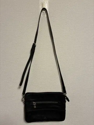 아니아리 숄더백