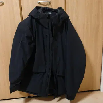 [ 새상품급 ] 유니클로 하이브리드 다운 파카 블랙 L 사이즈