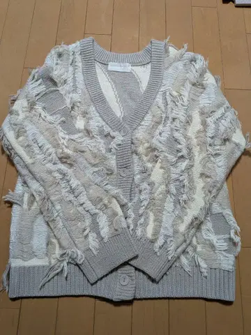 ACYM 프린지 가디건 그레이 아이보리 니트