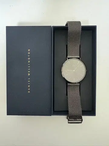 [ DANIEL WELLINGTON ] 메쉬 밴딩 시계