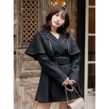 LIP SERVICE 피코트 파이핑 케이프 칼라 코트 여성용