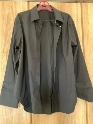 nuans 블랙 긴팔 셔츠