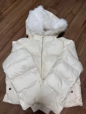 아이보리 퍼 다운 자켓 셰리미
