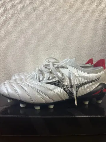 MOREHA NEO 화이트/레드 스파이크