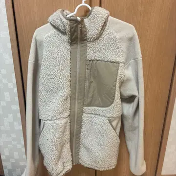 UNIQLO 화이트 마운티니어링 플리스 M 사이즈