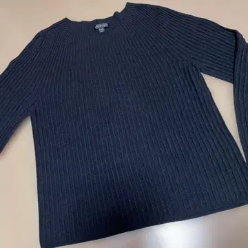 M 사이즈 INDIVI 블랙 스웨터