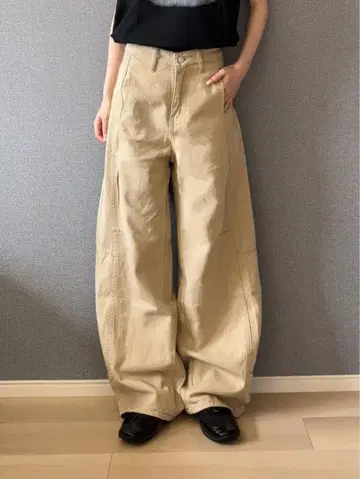 베이지 벌룬 팬츠