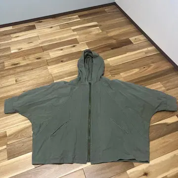 올리브 그린 후드 부착 자켓 7부 아우터 돌먼