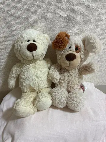 귀여운 봉제 인형 곰과 강아지