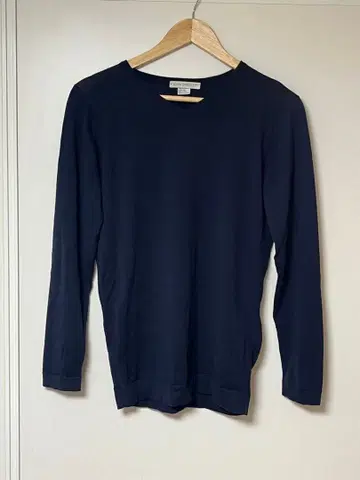 JOHN SMEDLEY V넥 하이 게이지 니트