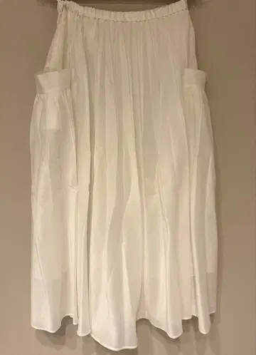 유나이티드 애로우즈 스커트