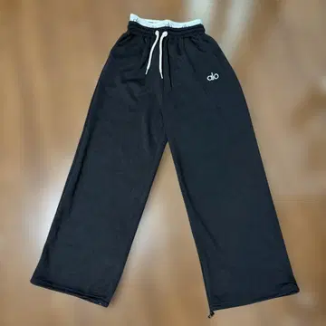 alo yoga 블랙 팬츠 허리 드로우 스트링