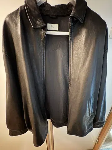 HERILL 블랙 가죽 자켓