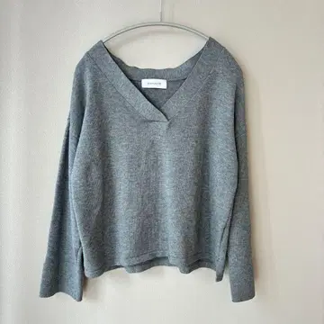 시리시테 V넥 니트 스웨터