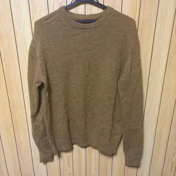 옐로우 컬러 크루넥 스웨터