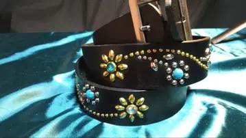 도치기 가죽 덩굴&플라워 스터드 벨트 블랙 니켈&브라스