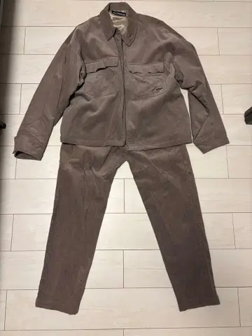 브라운 스웨이드풍 자켓과 팬츠 세트