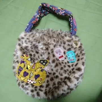 츠모리치사토 레오파드 퍼 핸드백