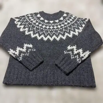 유니클로 페어아일 패턴 그레이와 화이트의 긴팔 스웨터 M 사이즈