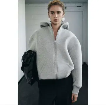 ZARA 네오프렌 이펙트 자켓