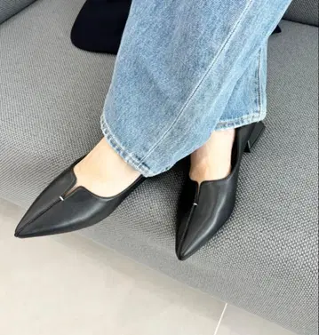 [ 미사용 새상품 ] 플레어힐 스틸레토 펌프스 블랙