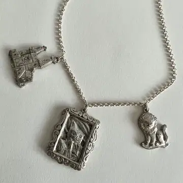 제인 마플 장화 신은 고양이 목걸이