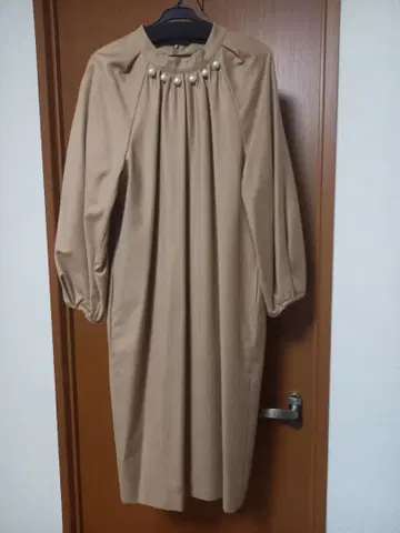 펄 장식 원피스