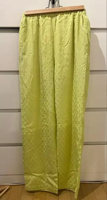 FETICO 라임 그린 팬츠