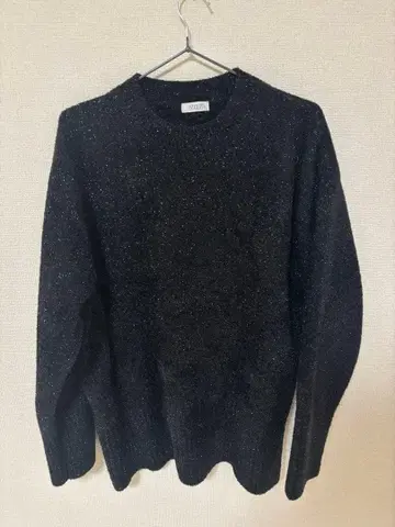 LOWRYS FARM 블랙 라메 믹스 크루넥 스웨터